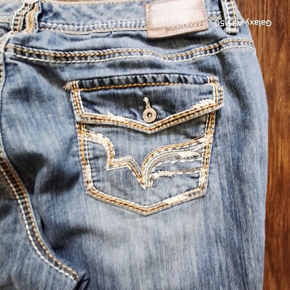 Maurices Bootcut Light Wash Denim Jeans Size 15/16 Distressed Stitching Womens C - Picture 7 of 10